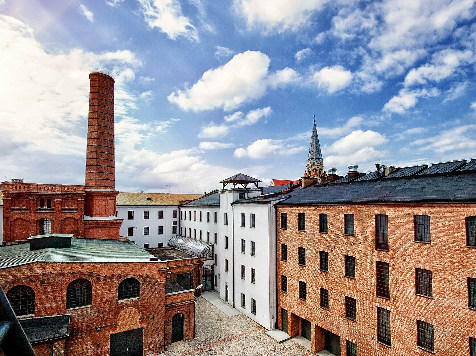 Белая фабрика - здесь сегодня располагается Центральный музей текстильной промышленности , S. Glapiński