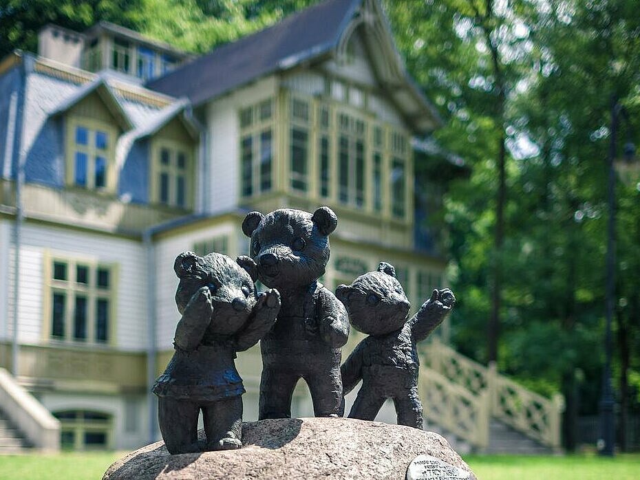Three Bears located on Łódź Fairyland Trail , NCKF