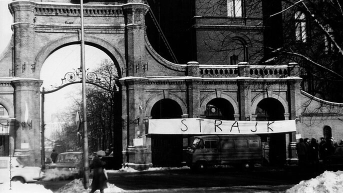  -  strajk łódzkich włókniarek manufaktura