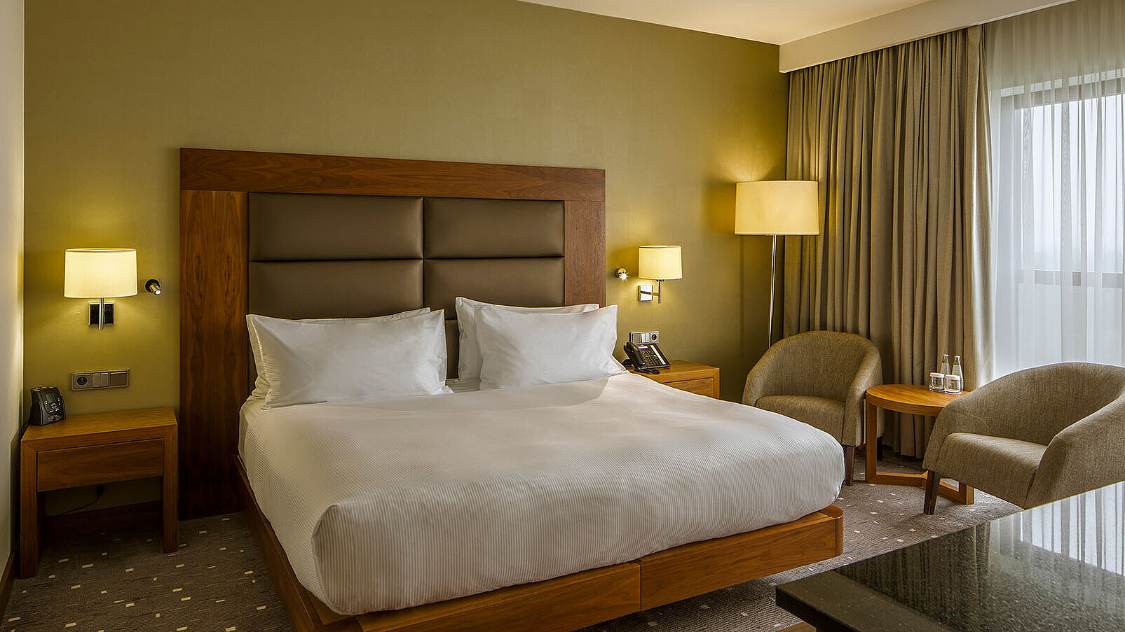  , DoubleTree by Hilton