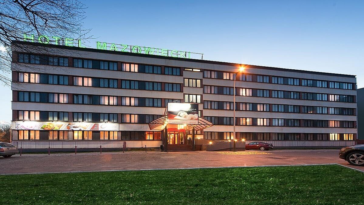 Fasada budynku  , 1