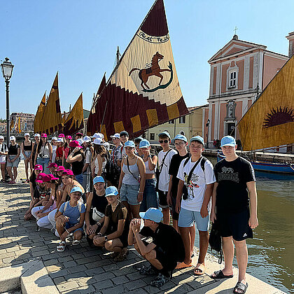  , Biuro Turystyczne i tu i tu