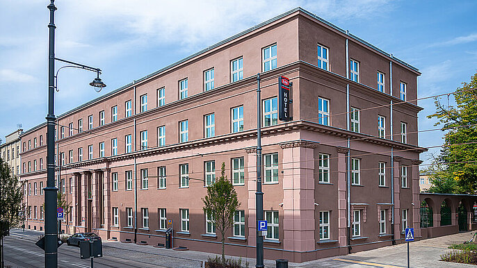  -  hotel budynek 
