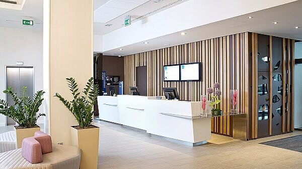  , Novotel recepcja