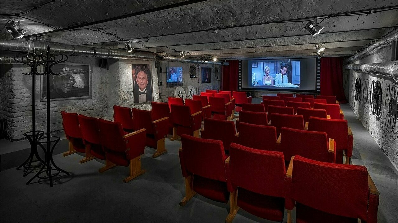 przykład kina studyjnego kameralnego