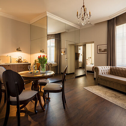  , https://www.instagram.com/piotrkowska89/ 