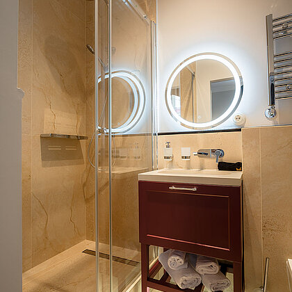  , https://www.instagram.com/piotrkowska89/ 