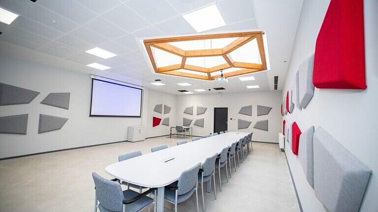 Sala B , 1