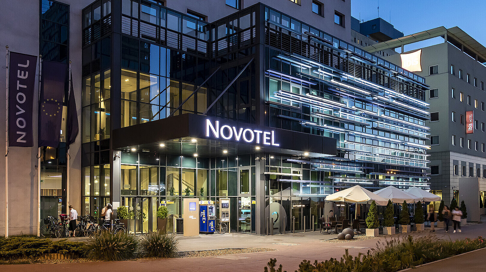  , Novotel fasada