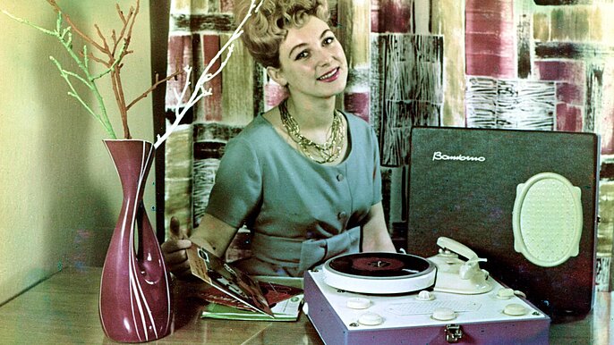 Fotografia prasowa zakładów Fonica -  fot Kronika ŁZR ze zbiorów Muzeum Miasta Łodzi