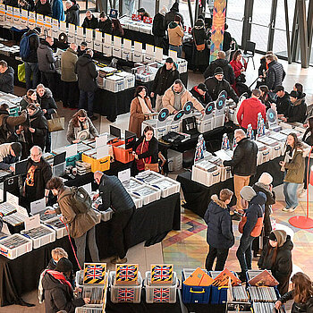 giełda płyt winylowych w manu