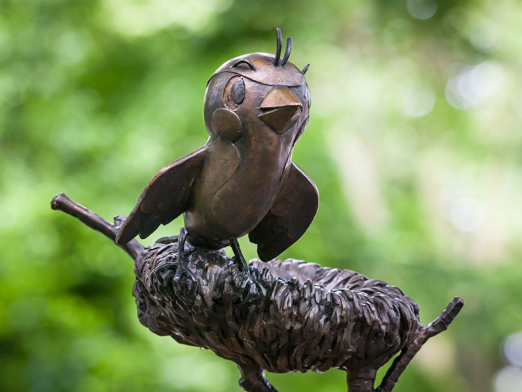 A sculpture of Ćwirek The Sparrow on Łódź Fairyland Trail , fot. P. Wojtyczka