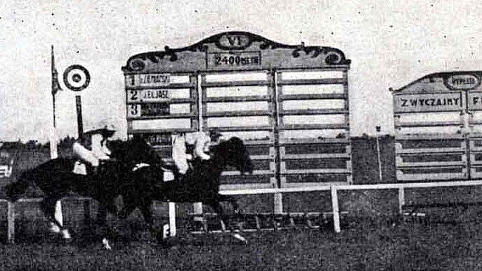 Konie podczas gonitwy  