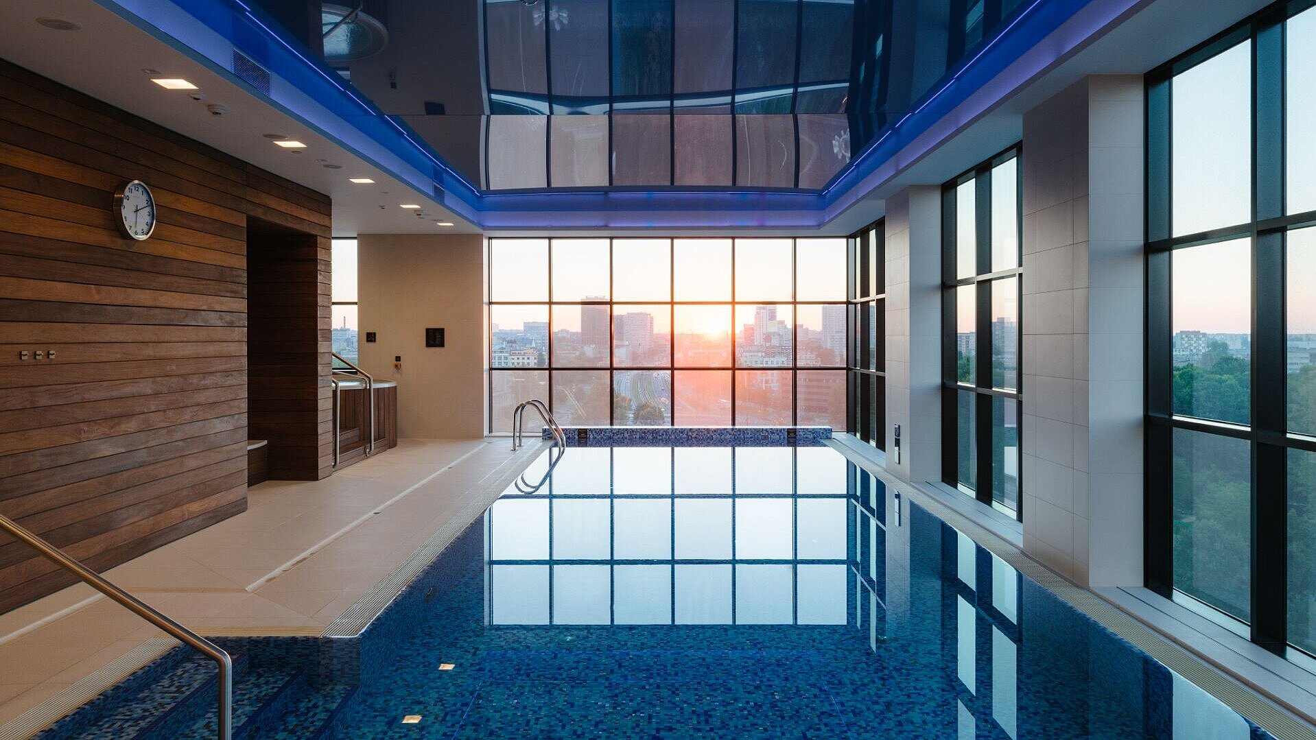 Basen , DoubleTree by Hilton