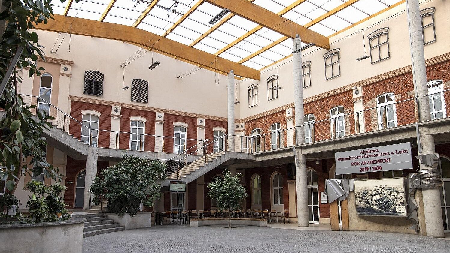 PATIO , 1