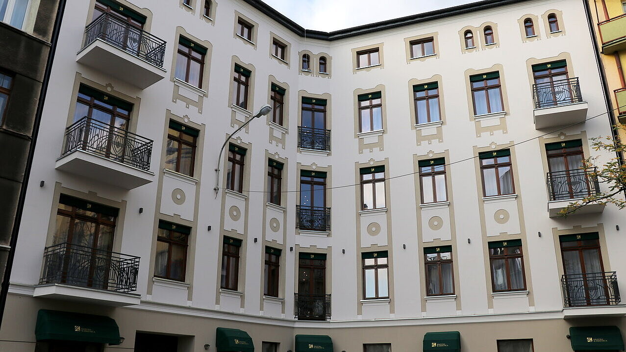 Fasada budynku  , 1