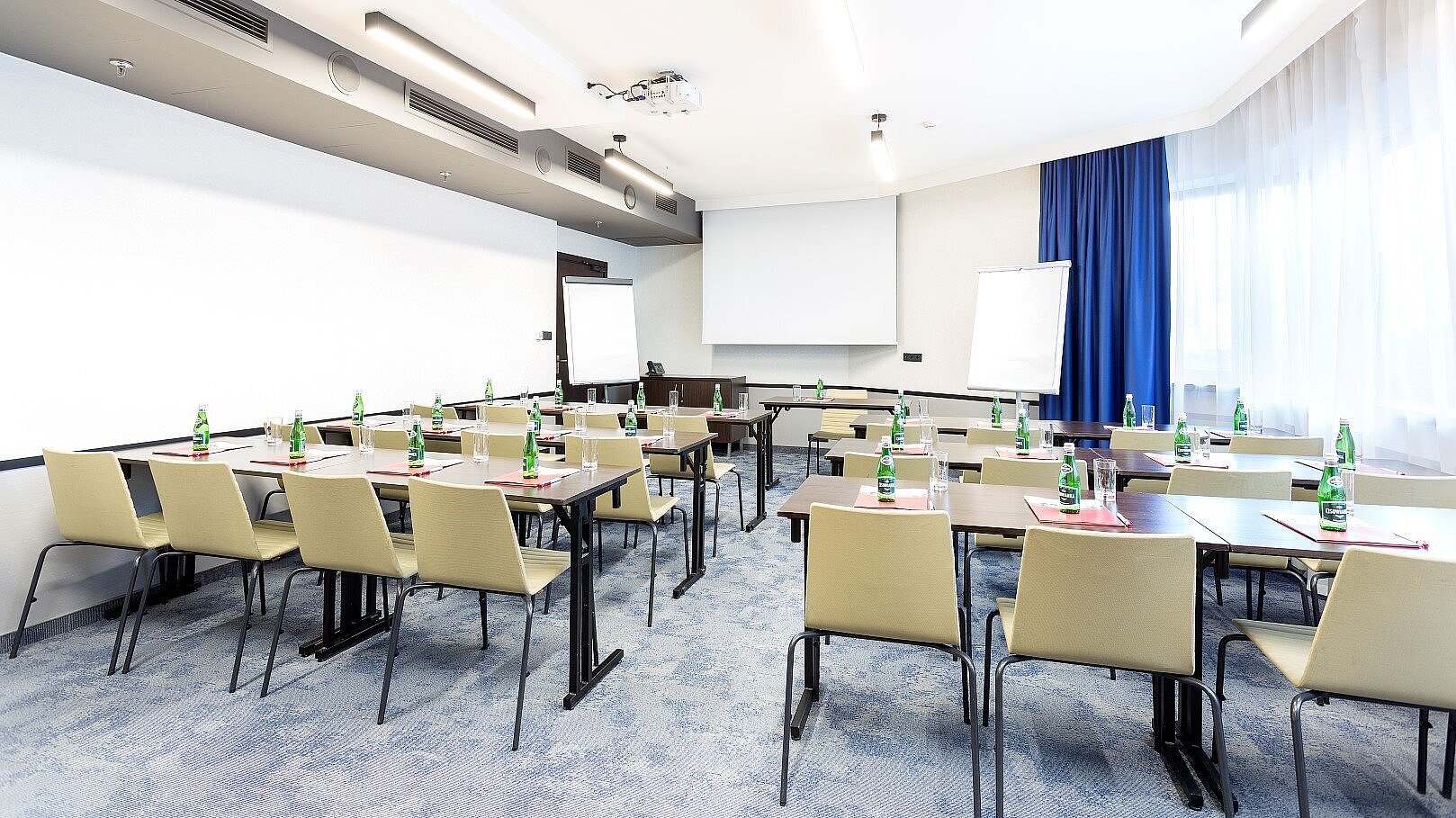  , qubus hotel