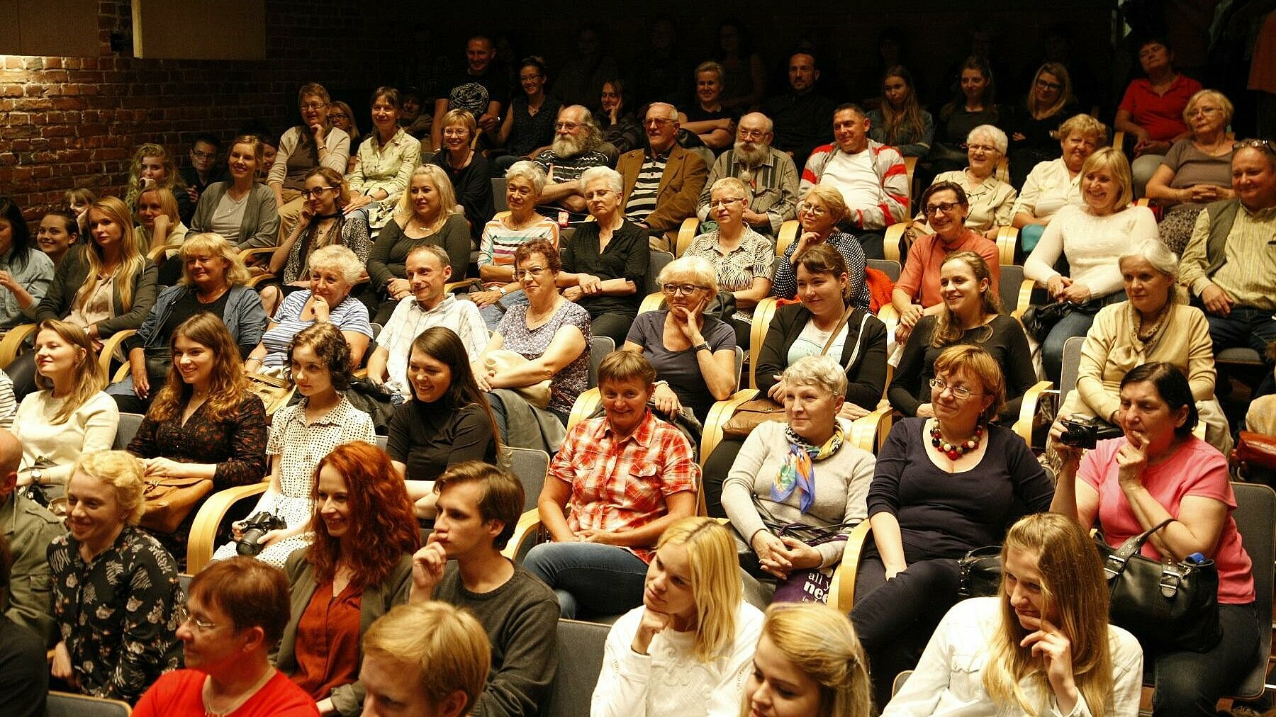 Audience in 'seminaryjno-kinowa' room  