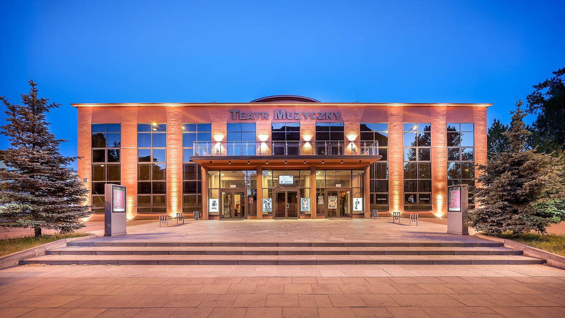 Teatr Muzyczny , 1