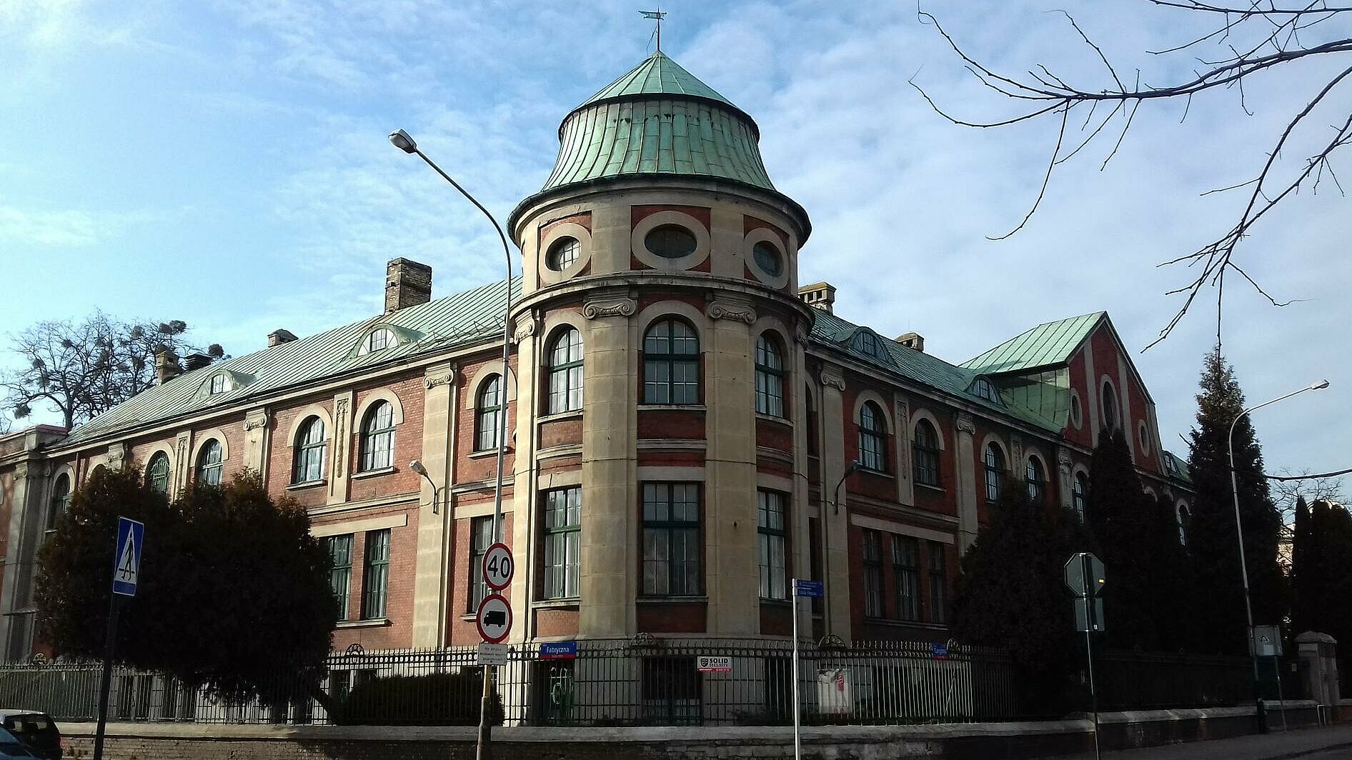 Dawna Centrala Handlowa zakładów Scheiblera, obecnie siedziba WSSiP , H. koper