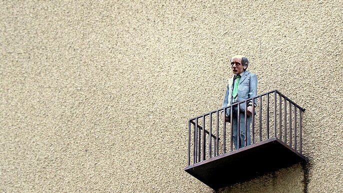 Isaak Cordal - "Sąsiedzkie Wi-Fi" -  fot. P. Miłek