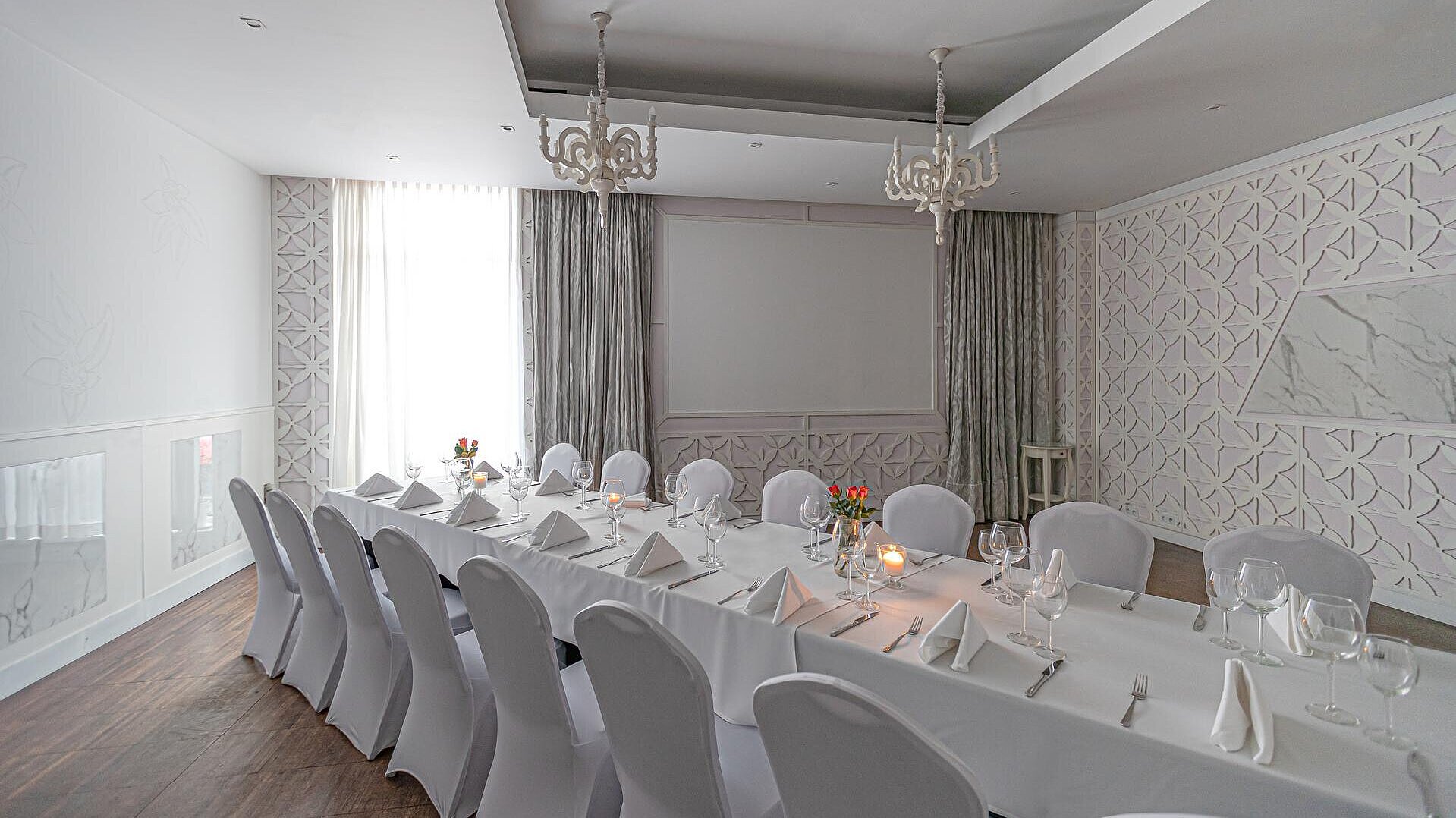 Sala Biała  , 1