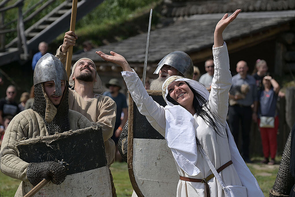 , Inscenizacja turnieju rycerskiego na Grodzisku w Tumie