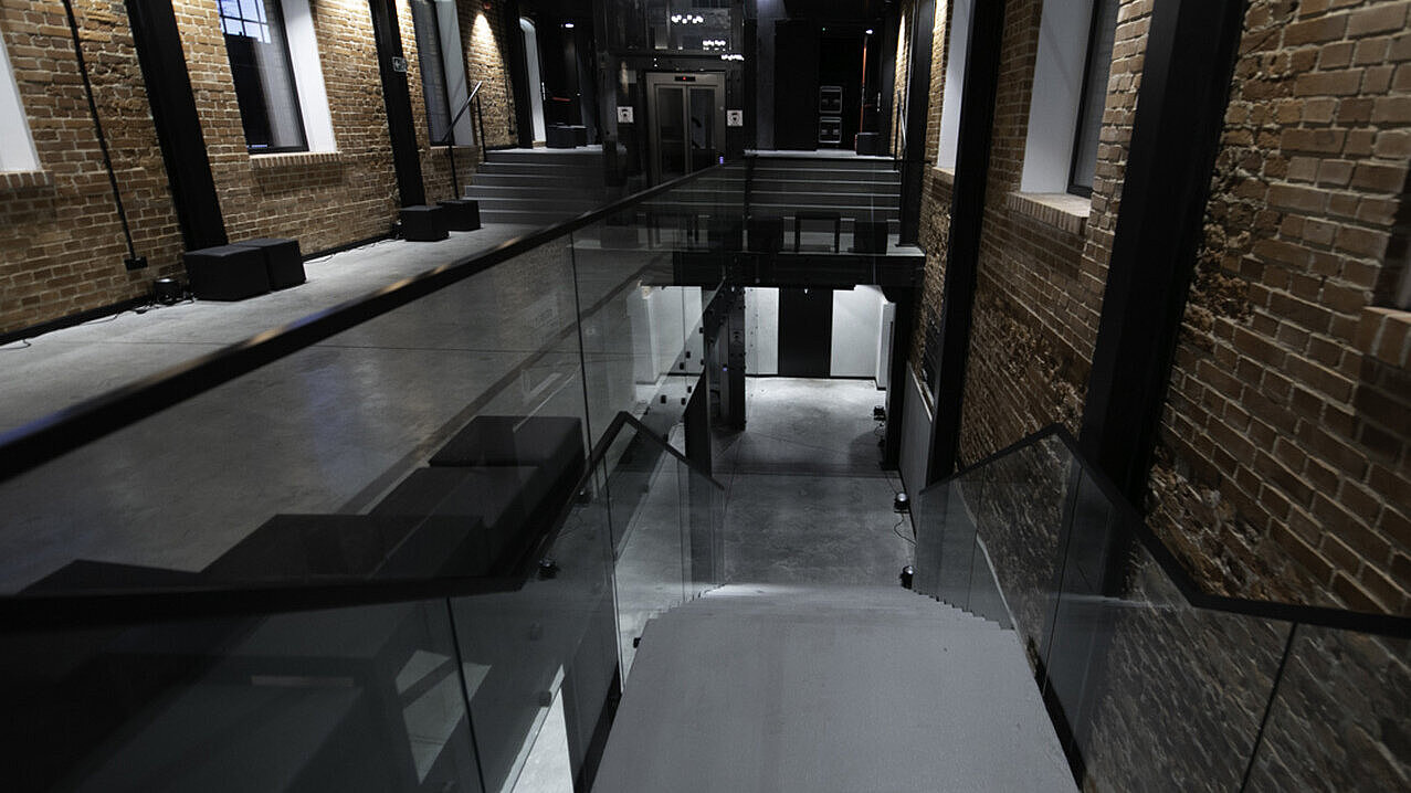 Foyer +1 , 1