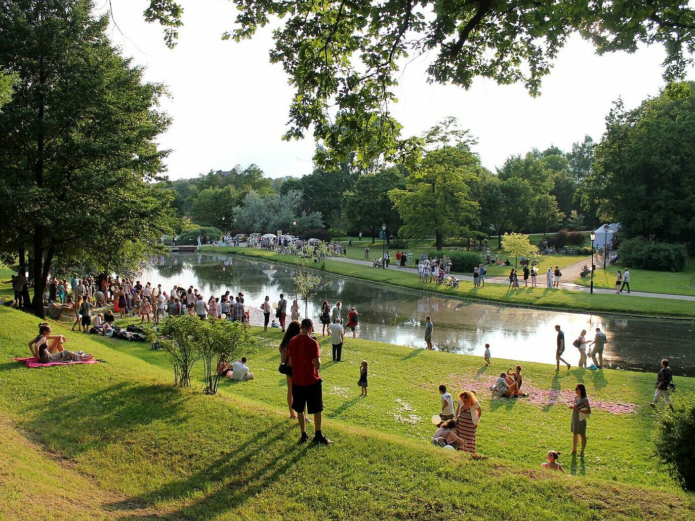 Mittsommerfest in Helemów-Park , Centrum Dialogu