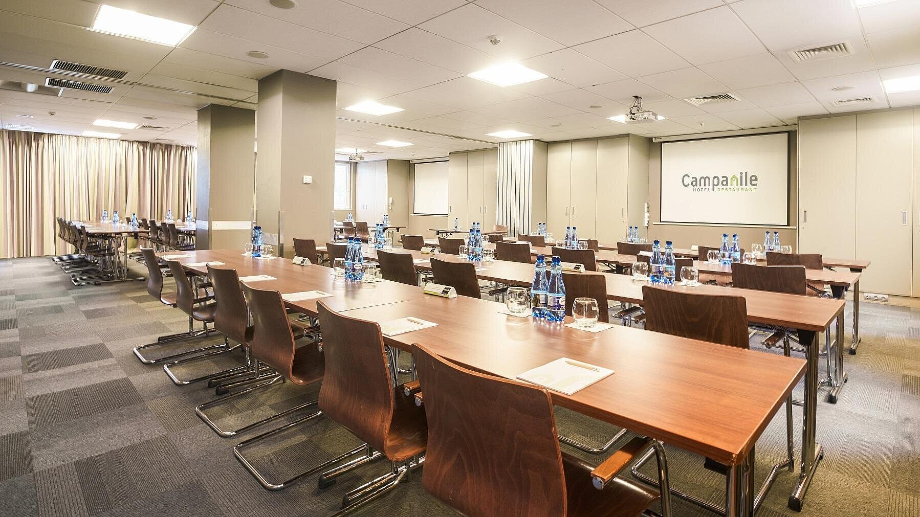 Sala konferencyjna Kaszmirowa + Jedwabna  , 1